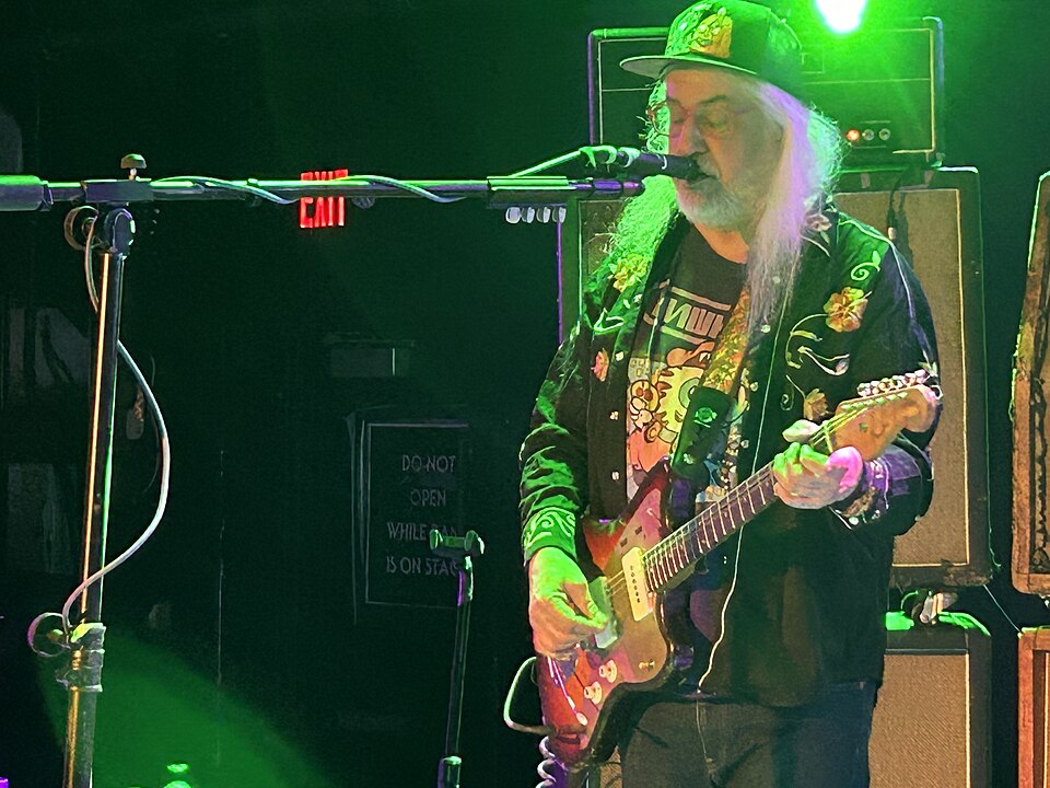 J Mascis